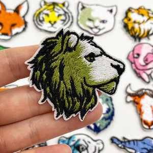 Patchs brodés auto-adhésifs sur <span class=keywords><strong>le</strong></span> thème des animaux mignons collés sur l'étui mobile du téléphone - Product Image 2