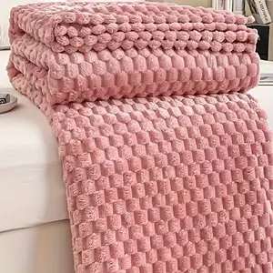 Checkered Pattern Covering Blankets Super Soft Plush Cozy Blanket With 3D Jacquard Luxury Solid Color Blanket For Couch