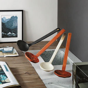 Cuchara Colador de Madera Plateada Estilo Japandi, Hecha a Mano, Duradera, con Mango Largo para Sopa Ramen, Cucharón para Hot Pot - Product Image 3