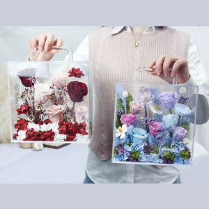 D411 Fleurs séchées multi-occasions, fleurs éternelles, boîte à fleurs carrée à main, boîte cadeau en PVC transparent fini - Product Image 1