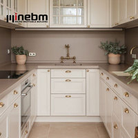 Îlot de cuisine de luxe en pierre, table pivotante, style transitionnel, avec rangement pour déchets