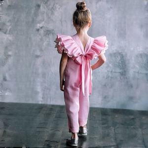 OEM ODM pagliaccetto per bambini rosa manica volante in <span class=keywords><strong>pizzo</strong></span> con Splicing dietro cinturini Casual tuta <span class=keywords><strong>di</strong></span> lino per bambini <span class=keywords><strong>tutina</strong></span> per ragazze - Product Image 6