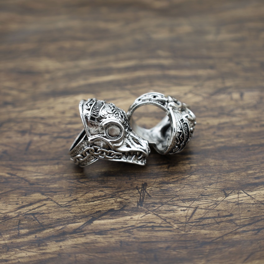 morior invictus ring