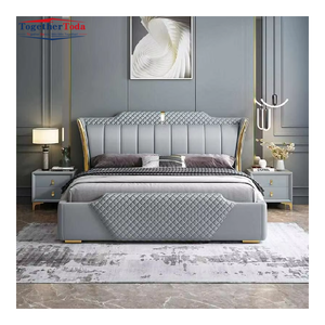 Lit en cuir moderne minimaliste de taille Queen avec rangement, design durable et écologique, options de couleur personnalisées, best-seller - Product Image 1