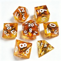 LuxeRoll 7Pcs Amber Mosquito Inlaid Resin DND Dice Set Polyhedral Dice Angka Putih untuk Koleksi Permainan Papan TRPG Dadu DND