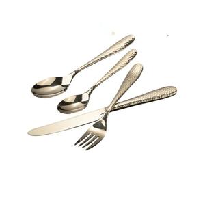 Elegante juego de cubiertos de metal decorativo con acabado pulido moderno perfecto para bodas y eventos - Product Image 5