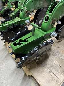 Ag Furrow Cruiser UHMW Poly Spiked Planter Closing Wheels 6200-005 Pièces détachées pour machines agricoles - Product Image 3