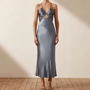 Fashion musim panas wanita seksi tanpa lengan Halter tali silang gaun punggung bocor wanita Satin sutra elegan gaun malam