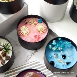 Vela de aromaterapia de cera de soja ecológica de 8 oz, piedra de cristal hecha a mano, flores secas, latas modernas, velas de Chakra para cumpleaños - Product Image 4