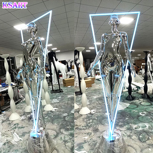 Sculpture de déesse mécanique Robot lumineux féminin en fibre de verre grandeur nature Oeuvre abstraite moderne ornant le décor du salon - Product Image 4