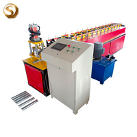Machine de formage de rouleaux pour portes à enroulement à froid 82-121