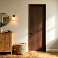 Porte composite bois-aluminium à rupture de pont thermique sur mesure avec remplissage en bois massif et isolation phonique pour projet extérieur de maison en bord de mer