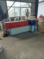 Vente directe d'usine, extrudeuse d'argile colorée à haut rendement, machine à mousser l'argile ultra-légère, machine à mousse de polyuréthane