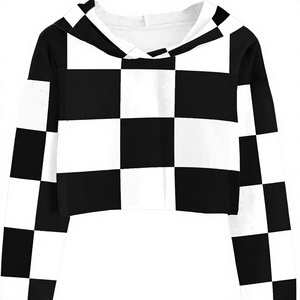 Sweat-shirt à capuche tendance à carreaux noirs et blancs pour femmes, à manches longues, parfait pour un style décontracté et streetwear. - Product Image 1