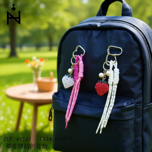 Porte-clés en strass fraise, 2 par couleur, 600 pièces, porte-clés en cristal - Product Image 3