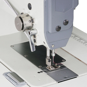 Machines à coudre industrielles à lit plat zigzag à une aiguille à entraînement direct 1530T pour la fabrication de couvercles de tasses - Product Image 2