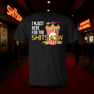 Camiseta I'm Just Here For The Shitshow con diseño de palomitas de maíz, color negro, unisex para adultos - Product Image 3