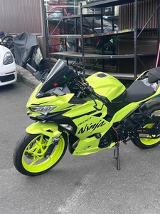 Moto d'occasion de style course, marque japonaise, 400 cm³, verte, modèle 2019 +25000 km, Ninja 400 fabriquée au Japon, Ninja 4 - Product Image 5