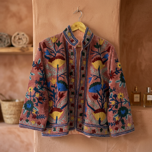 Blazer Unisex de Terciopelo Rosa Polvoriento Hecho a Mano con Bordado Floral Suzani Cachemir, de Algodón Tradicional de Otoño y Manga Larga - Product Image 3