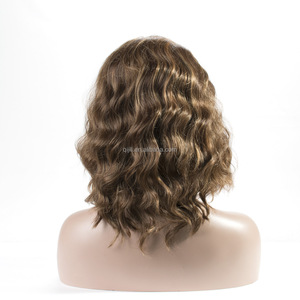 Perruque bouclée de longueur moyenne <span class=keywords><strong>avec</strong></span> <span class=keywords><strong>frange</strong></span> longue pour femmes, <span class=keywords><strong>cheveux</strong></span> synthétiques bruns et rouge-brun, perruque résistante à la chaleur de style exotique - Product Image 3