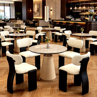 Comptoir de bar moderne Ron Group, tabouret de bar haut, table ronde en marbre avec base sur piédestal, chaise en tissu beige, mobilier pour hôtel et restaurant