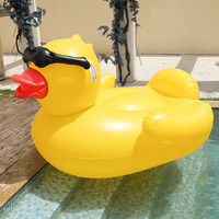 Gonflable Jaune Canard Mont Eau Flottant Lit De Natation Inclinable Adulte Photographie Prop Lunettes De Soleil Canard Flottant Rangée