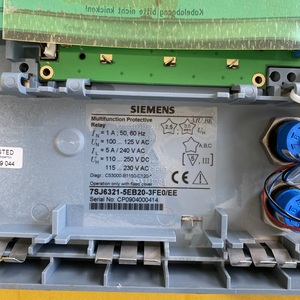 7SJ6321-5EB20-3FE0/EE 三相5A定格電流電子式モータ保護継電器 - Product Image 3