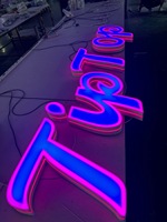 Panneaux publicitaires intérieurs à DEL personnalisés Présentoir personnalisé en acier inoxydable avec lettres et acrylique pour enseignes électroniques des concessionnaires