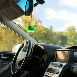 Désodorisant de voiture suspendu de luxe Diffuseur de voiture Bouteilles Parfum de voiture Bouteille en verre Désodorisant liquide - Product Image 3