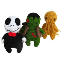 Hollo Ween Gift Poupée gothique au crochet sonore unisexe en fibre de polyester, jouet artisanal tricoté, décoration