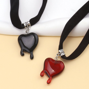 Collar de terciopelo con forma de corazón y colgante con efecto de sangre goteando para mujer, joyería de moda para fiestas, estilo gótico - Product Image 3