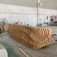 Table paramétrique CNC, comptoir d'accueil paramétrique, mobilier paramétrique en bois massif pour hôtel