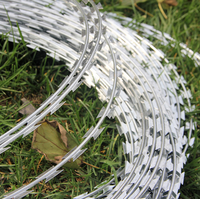 Alambre de Púas Galvanizado de Hierro, Precio de Fábrica, Rollo de Alambre de Púas de 2.5 mm de Diámetro, Tipo Cruzado para Cercas de Seguridad