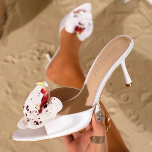 Sandales d'été de luxe pour femme, style mode extérieur, avec fleurs et talons chaton - Product Image 3
