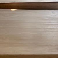 Panneau de pin Radiata sans défaut, collé sur le grain, en pin Radiata naturel, pour étagères et bancs de salon au design minimaliste