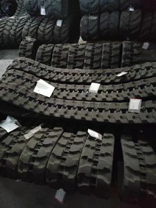 Fabricant 750X150X66 700X100X98 <span class=keywords><strong>800X150X68</strong></span> 600X100X84 500X100X80 500X92WX88 450X90LX60 Chenille en caoutchouc pour finisseur de chaussée et excavatrices - Product Image 6