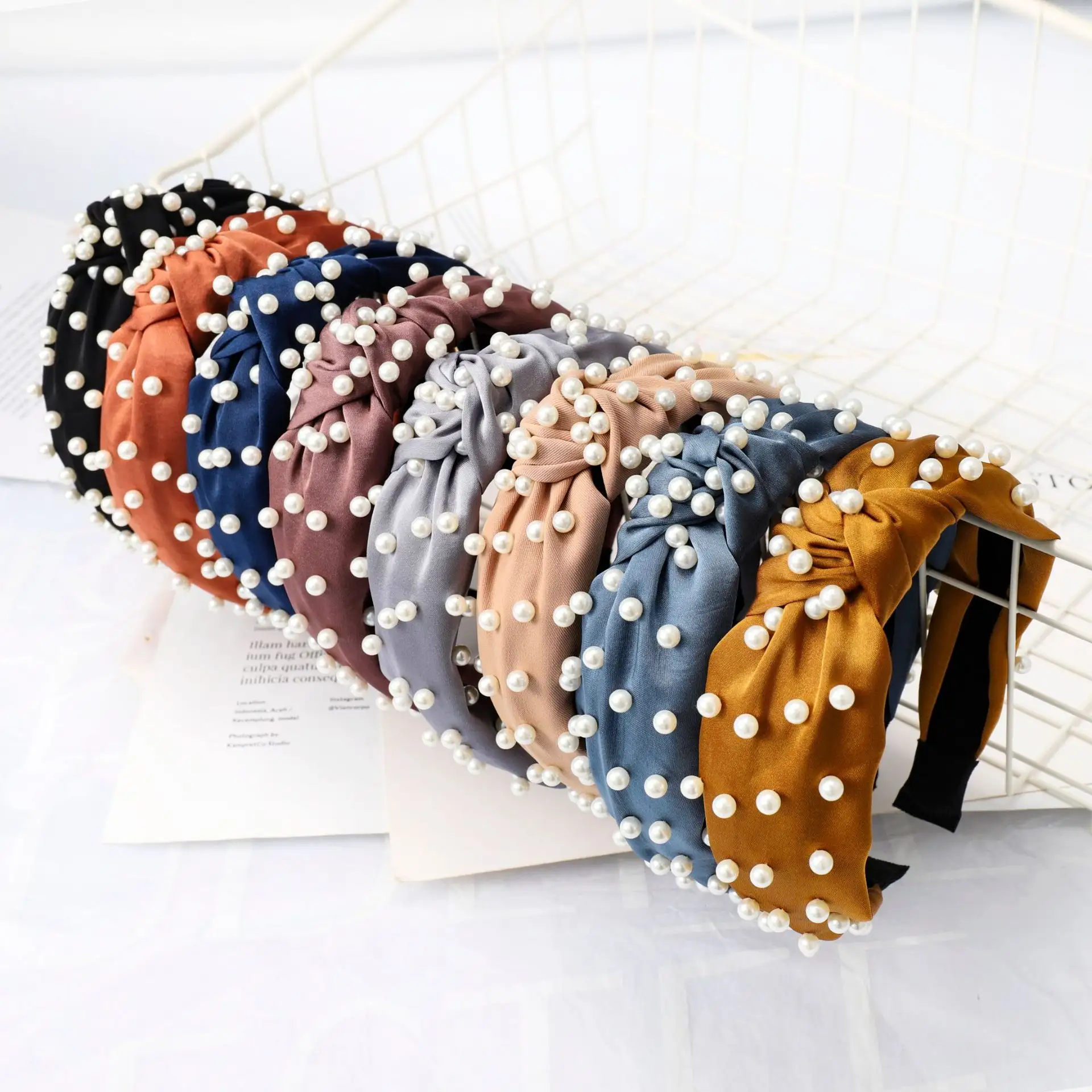 Mode Korea Stil Frauen Perle Stirnband Frauen Satin Stoff Krawatte Knoten Kunststoff Stirnband Für Mädchen Haarschmuck