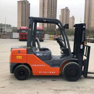 Montacargas TOYOTA 30 de 3 Toneladas, 90% Nuevo, con EPA/CE, Agrícola, Usado, Económico, en Venta - Product Image 4