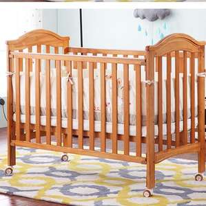 Berceau de bébé moderne multifonctionnel en bois de pin massif économique Y202 Dropside pour chambre à coucher ou hôpital - Product Image 6