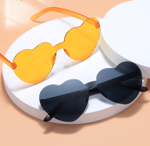 Lunettes de soleil tendance couleur bonbon, sans monture, en forme de cœur, surdimensionnées, pour fêtes et événements - Product Image 2