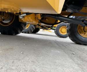 Cargador Trasero 4x4 Caterpillar Tlb de Excelente Calidad a Buen Precio, Modelo 420f con Soporte en Forma de H en Shanghái - Product Image 4