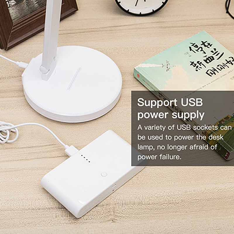 Amazon vente chaude pliable multidirectionnel rotation lampes de bureau USB de charge capteur tactile A MENÉ des lampes de table