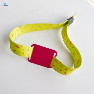 Bracelet en tissu RFID 1K étanche à prix d'usine, bracelet NFC pour médias sociaux - Product Image 3