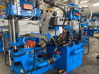 Elektrische Silikonarmband- und Handyhüllen-Herstellungsmaschine mit PLC-Steuerung, Hoher Klemmkraft, Lager- und Motorkomponenten