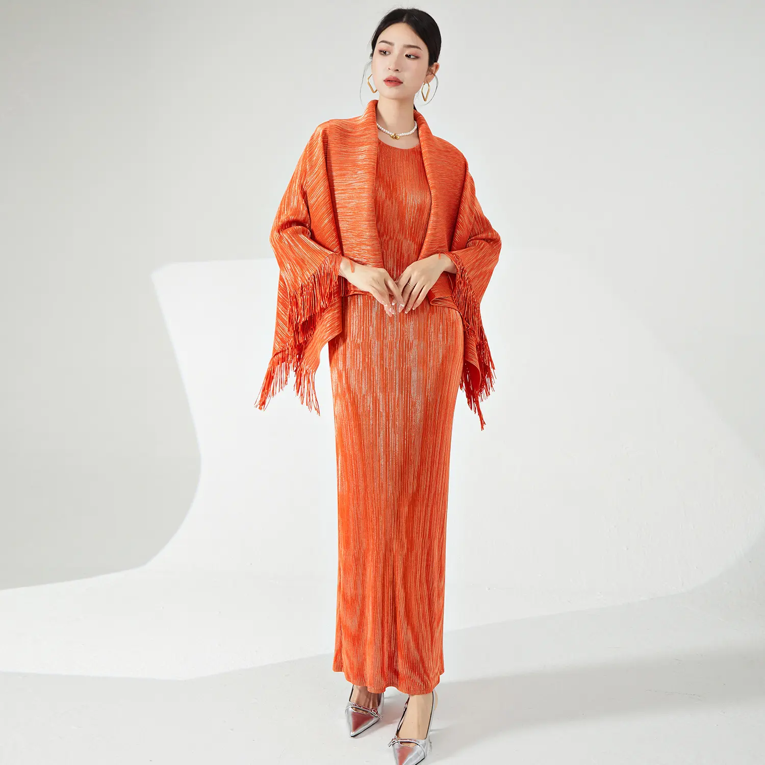 2024 dernière robe mi-longue pour femmes de haute qualité avec châle Polyester métallique 100% tissu extensible ensemble deux pièces pour l'automne