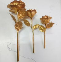 Fleurs éternelles en gros, fleurs dorées, rose artificielle en feuille d'or pour la décoration de mariage et de festival