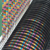 Paillettes thermocollantes couleur bonbon arc-en-ciel en gros 2-6mm pour machine à paillettes, vêtements, t-shirts, chaussures, chapeaux, broderie, logo, décoration