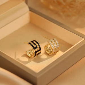 2025 New Model French Luxury Cold Aloof Style Asymmetrical Geometric Shape <b>Stud</b> <b>Earrings</b> for Women Luxury Temperament Socialite - Product Image 4