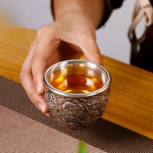 Tasse à thé en céramique ronde plaquée argent, gaufrée, style Kung Fu, rétro, tasse individuelle pour le thé de l'après-midi, origine Dehua - Product Image 1