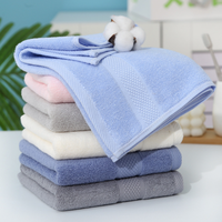 Vente en gros personnel 100% coton blanc douche serviette de bain ensembles de serviettes épaisses absorbantes promotionnelles avec capuche